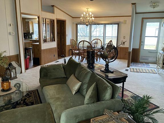 2nd image of 23 Maple Ridge Park #Mr23