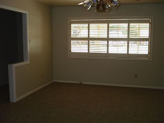 3rd image of 6111 Lynnhaven Dr