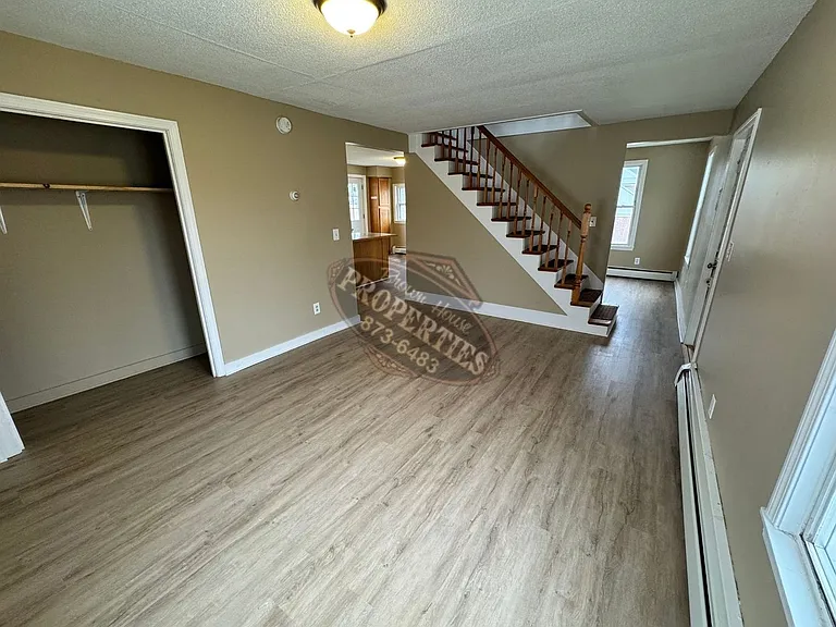 111 Kennedy Memorial Dr — Photo 9