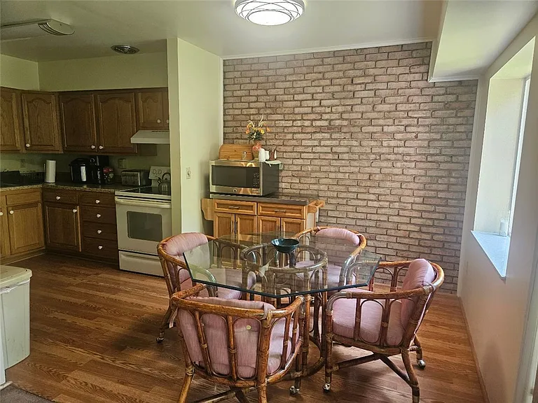 5082 Sanlin Dr — Photo 4
