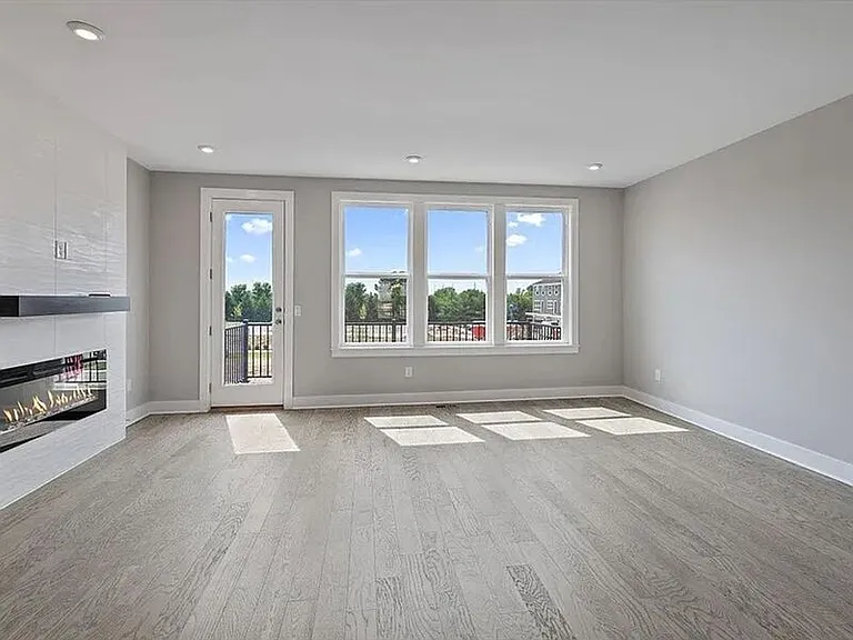 7234 Otley Dr — Photo 16