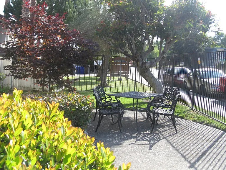 4740 Appian Way #5 — Photo 3