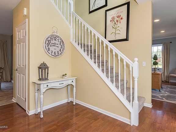 3rd image of 1764 Oshtemo Woods Ln
