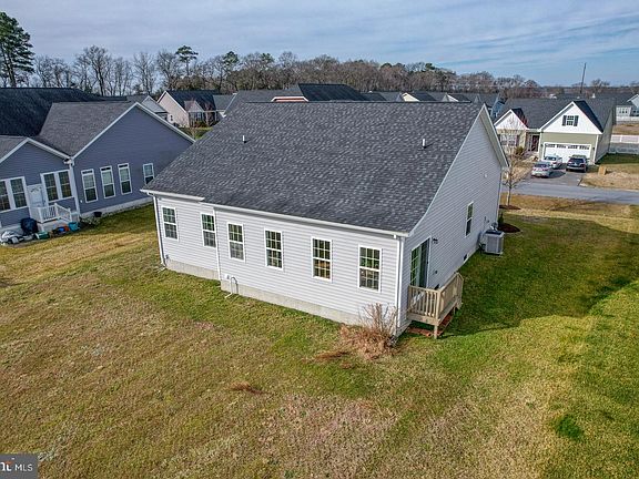 5th image of 15159 Coultlands Reach