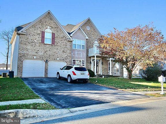 3rd image of 17 Pear Dr