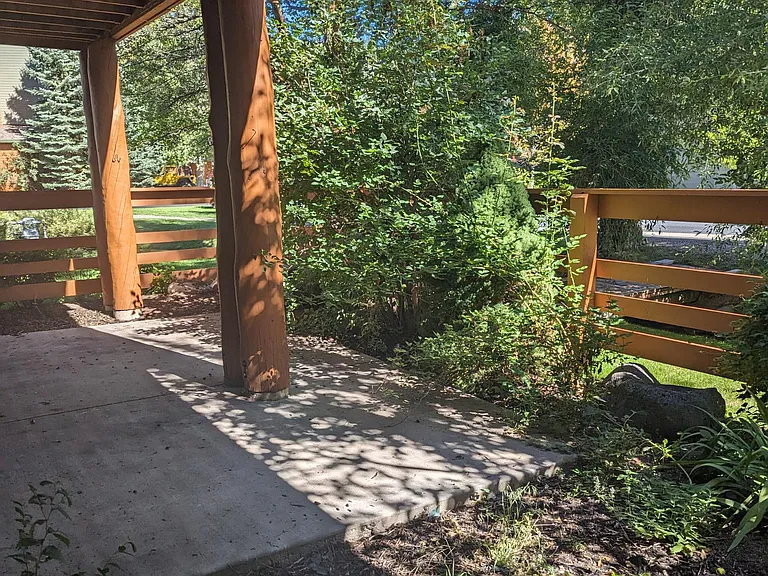 530 Evans Ct — Photo 40