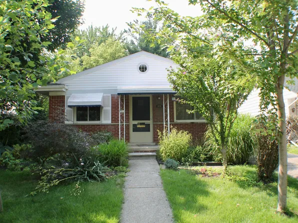 808 Wellesley Ave, Royal Oak, MI 48067