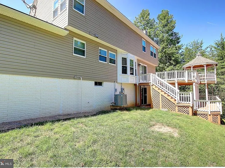 66 Larkwood Ct — Photo 26