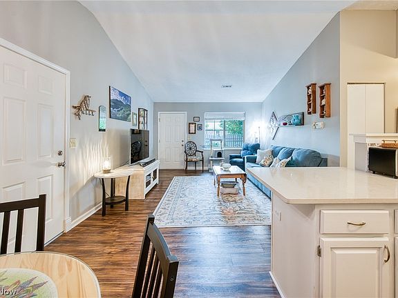 4th image of 35371 Greenwich Ave