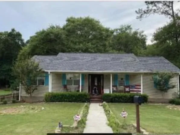 54 Sunny Ln, Commerce, GA 30529
