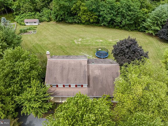 2nd image of 25 Andrew Dr