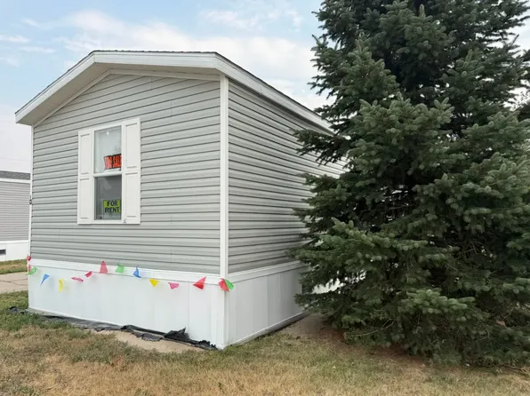 B13 Meadows Ct #B13, Alliance, NE 69301