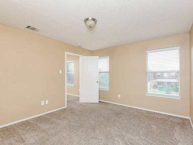 949 Canary Dr — Photo 20