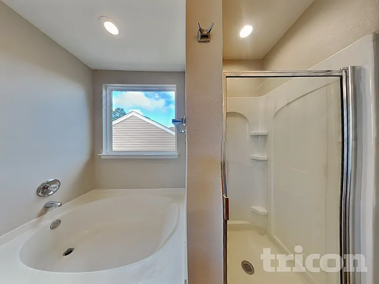 1129 Hawick Dr — Photo 10