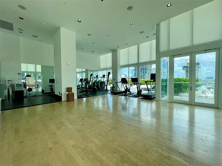 1040 Biscayne Blvd #1105 — Photo 27