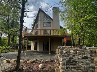 2501 Waterfront Dr, Tobyhanna, PA 18466