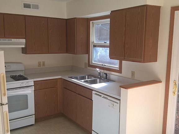 4th image of 4410 Lovers Ln