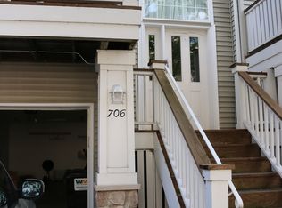 706 Fairfield Cir, Minnetonka, MN 55305