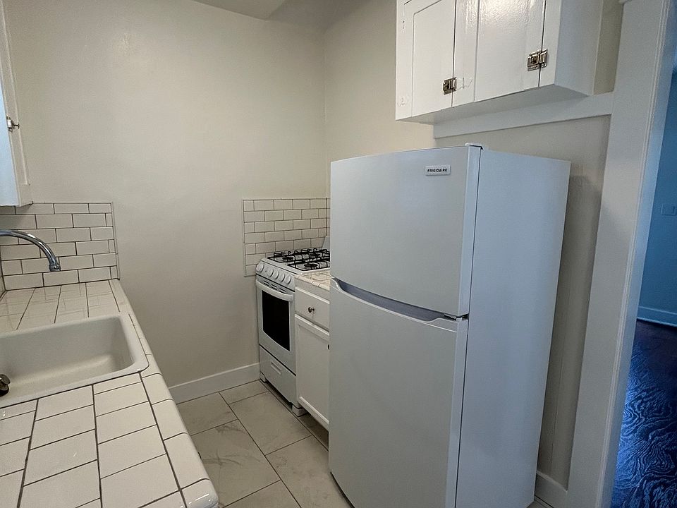 New fridge and 24in gas stove