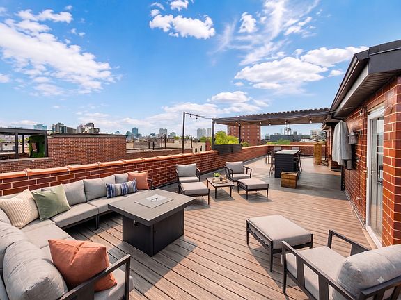 4th image of 843 W Buckingham Pl #4E