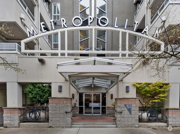 925 110th Avenue NE #PH1, Bellevue, WA 98004