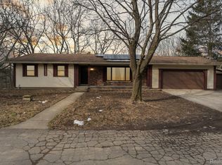 17532 Taylor Lake Rd, Holly, MI 48442