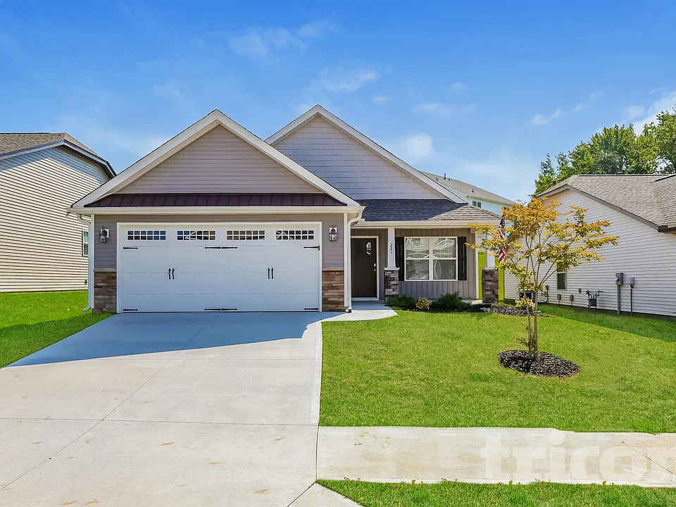 221 Everard Ln