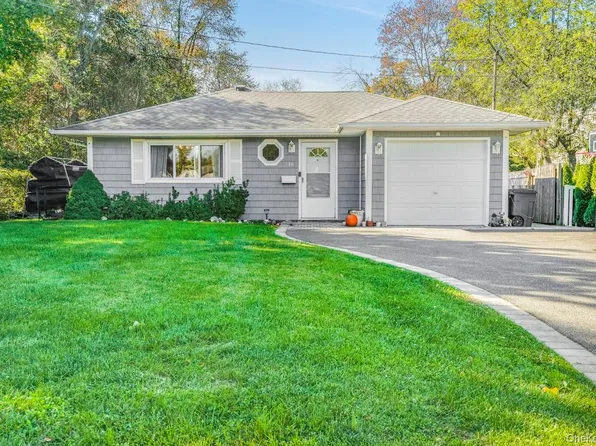 18 Thorburn Avenue, Patchogue, NY 11772