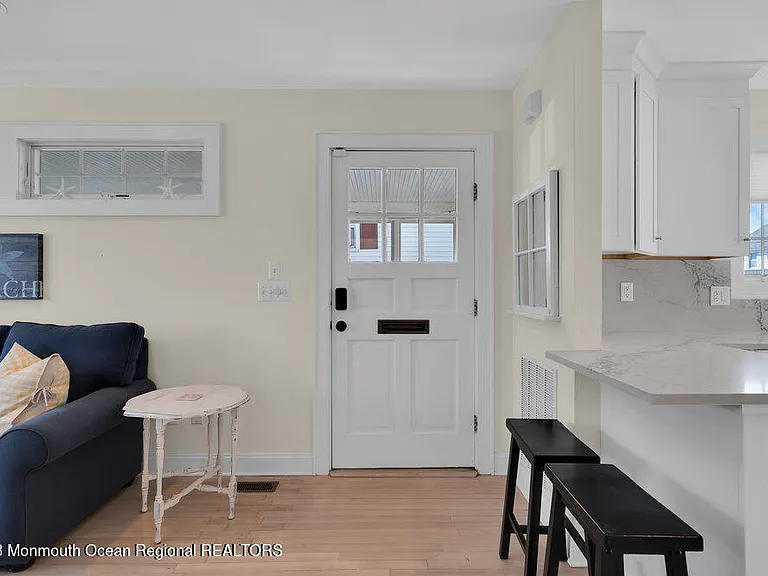 303 B St — Photo 12