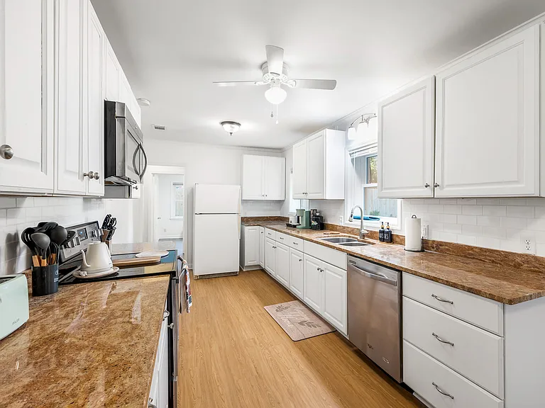 5057 Walker St — Photo 27