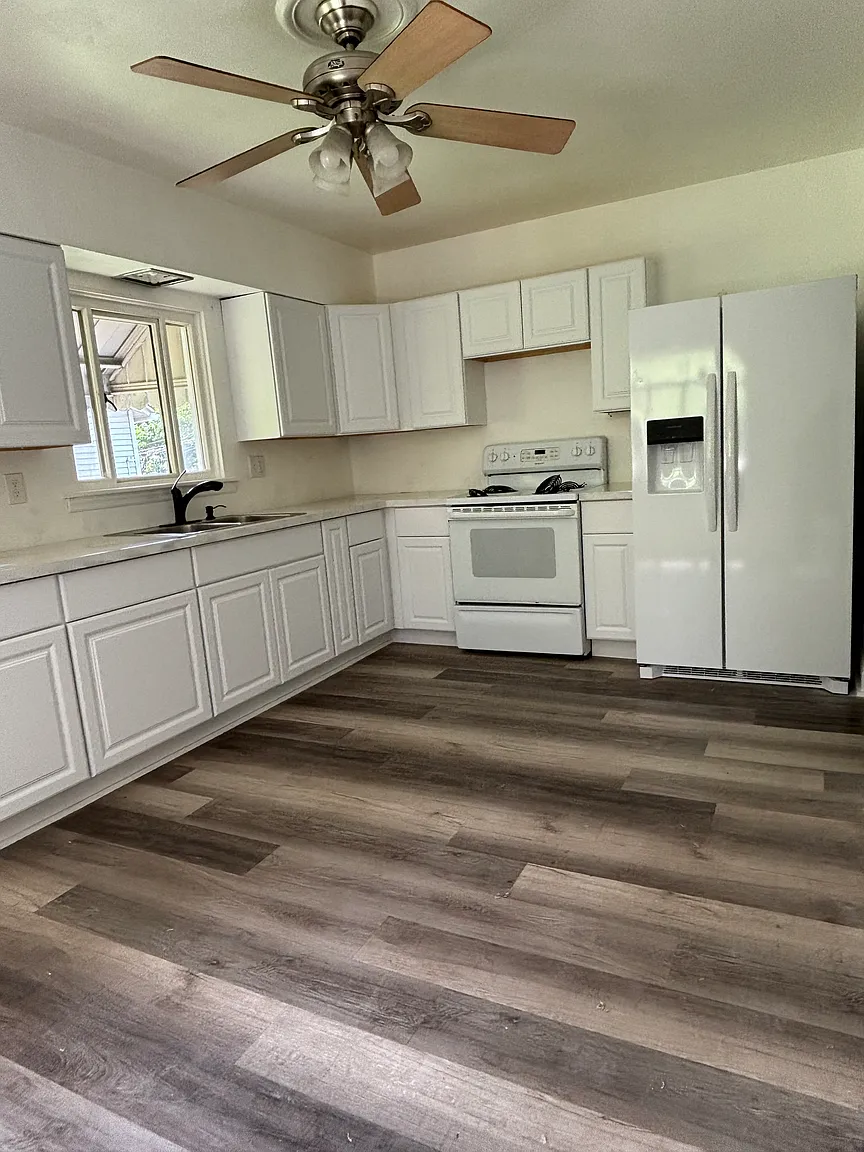 111 White St photo 1