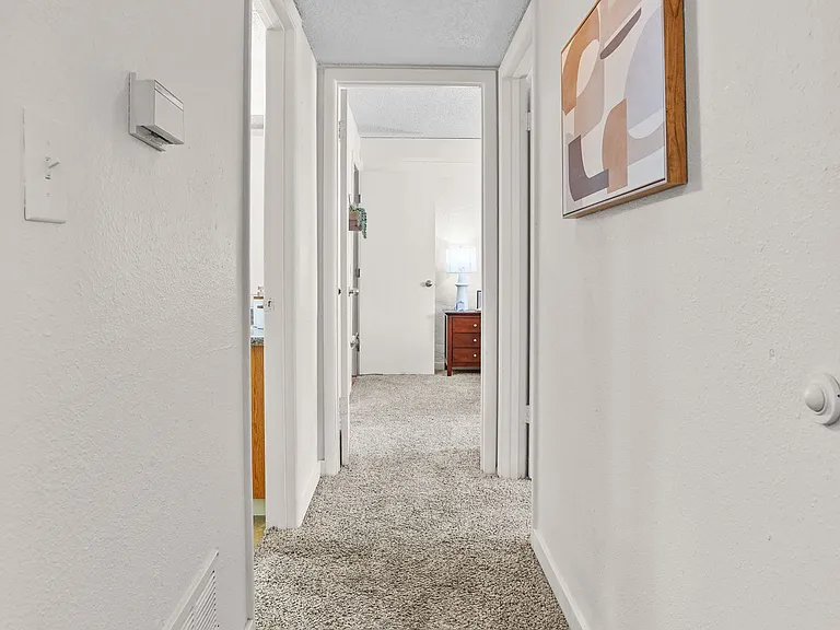 Regency Point Luxury Apartments — Photo 26