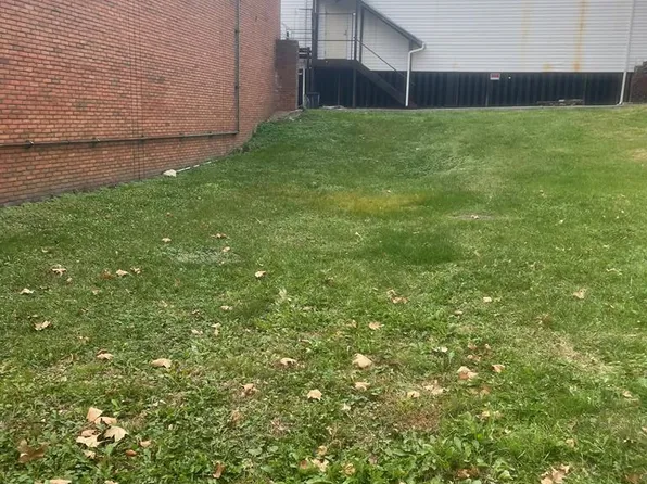 1043 MARKET STREET, Wheeling, WV 26003