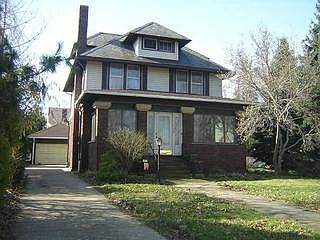 2nd image of 1143 W 7th St