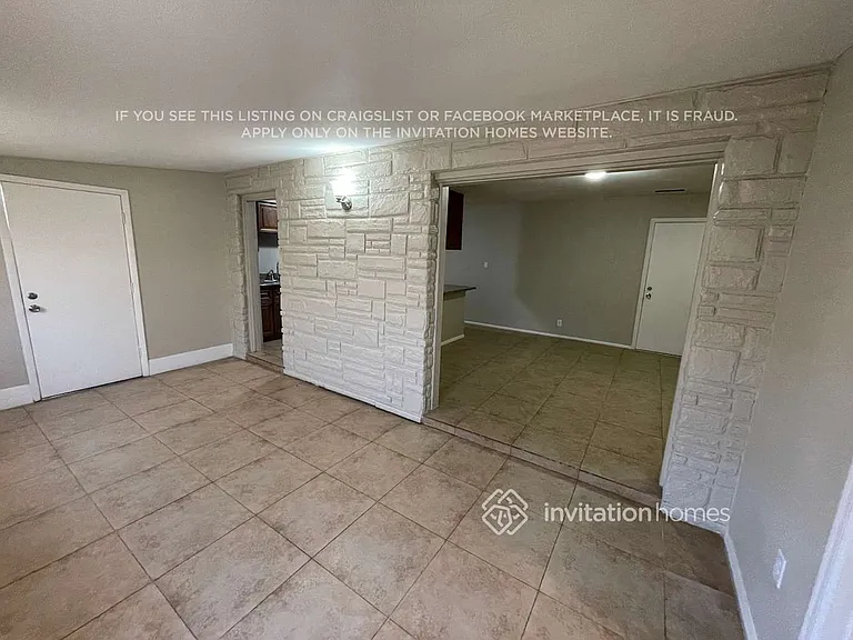 823 W 17th Pl — Photo 3