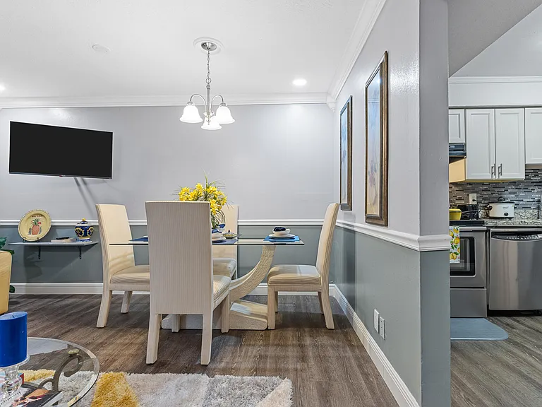 101 NE 4th St #3 — Photo 13