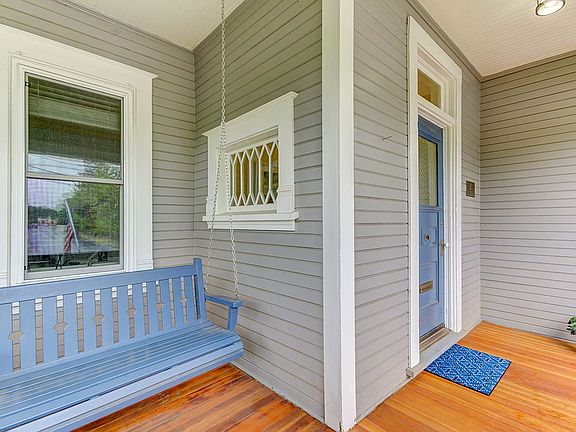 4th image of 925 B St