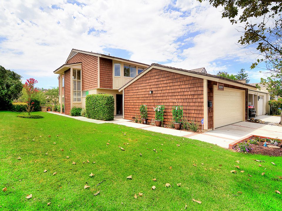 1st image of 32050 Waterside Ln
