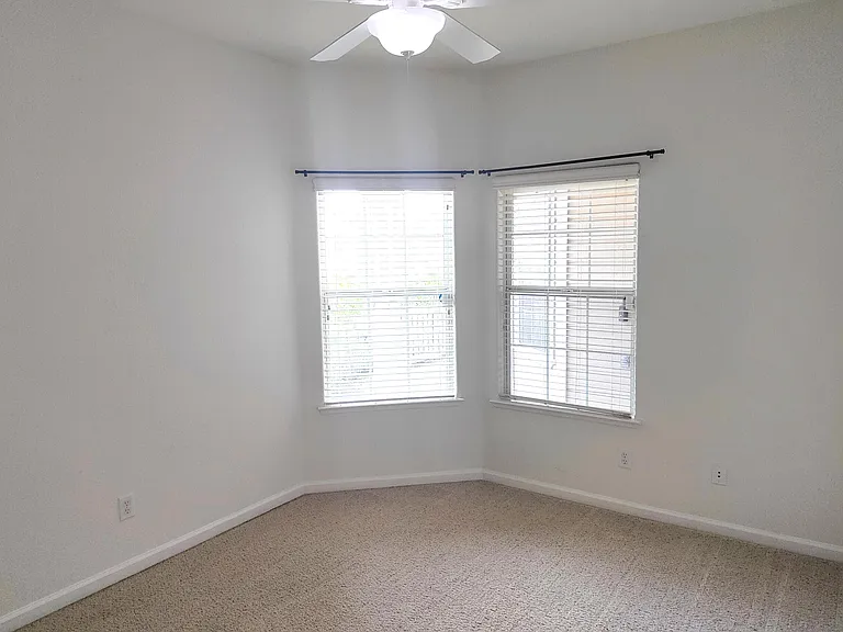 678 Prescott Ave — Photo 18