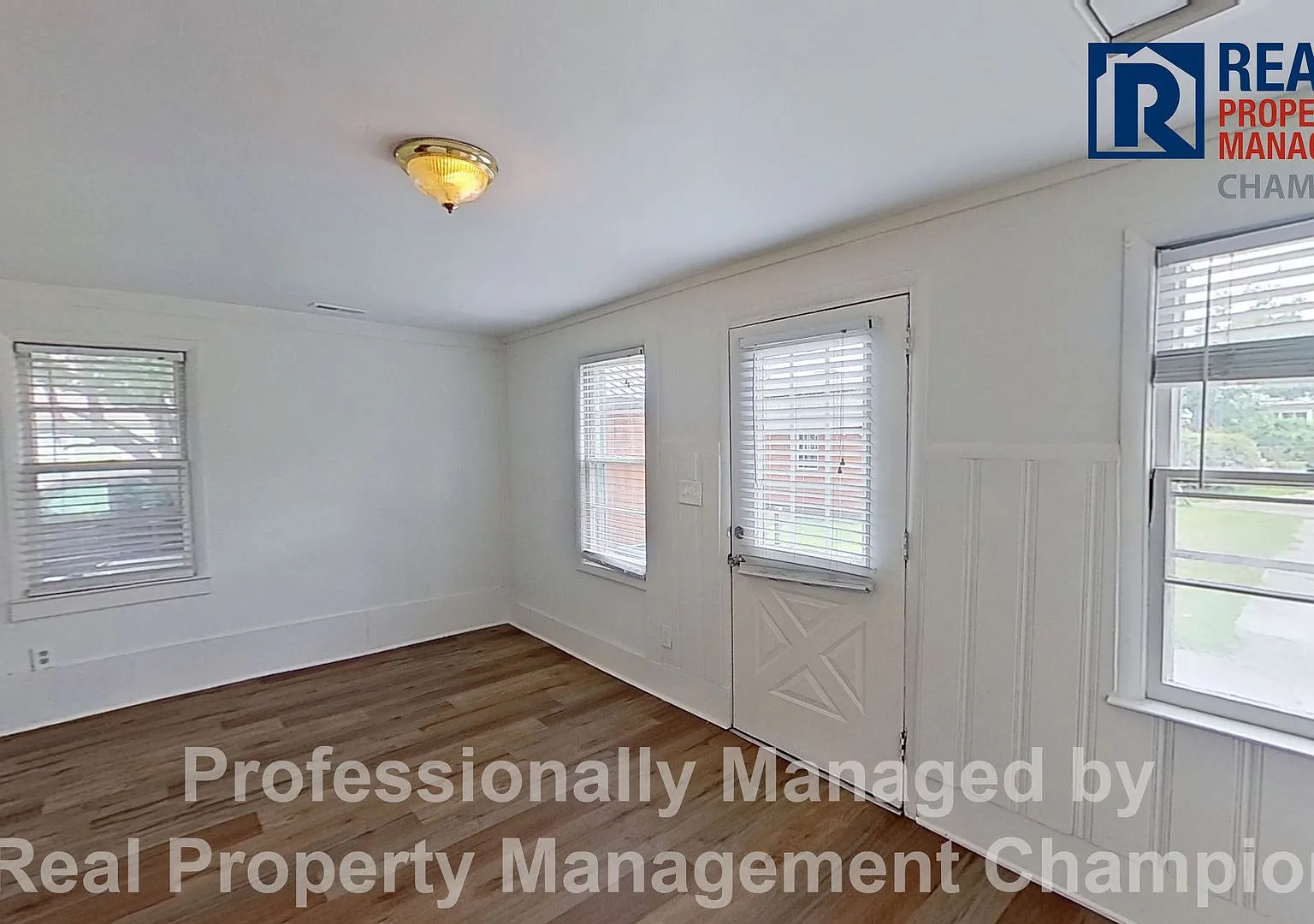 Renovated 3 BD/2 BA All Brick Cottage Near Cargo and Soda Pop Districts — Photo 3