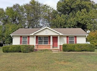 581 Oakmont Dr, Clarksville, TN 37042