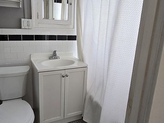 2nd image of 327 N Taylor Ave APT 202