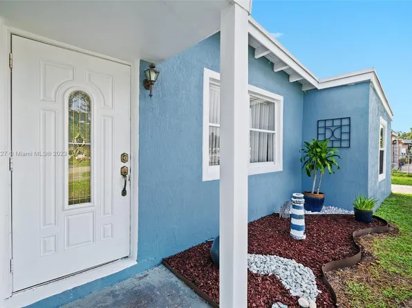 120 Miami Gardens Rd, West Park, FL 33023