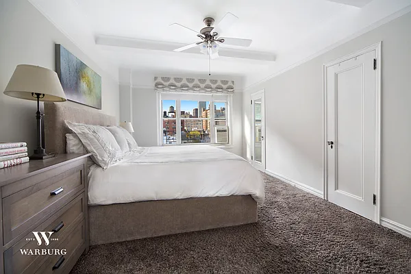 Sold by Warburg | media 4