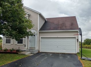 9 Sara Ct, South Elgin, IL 60177