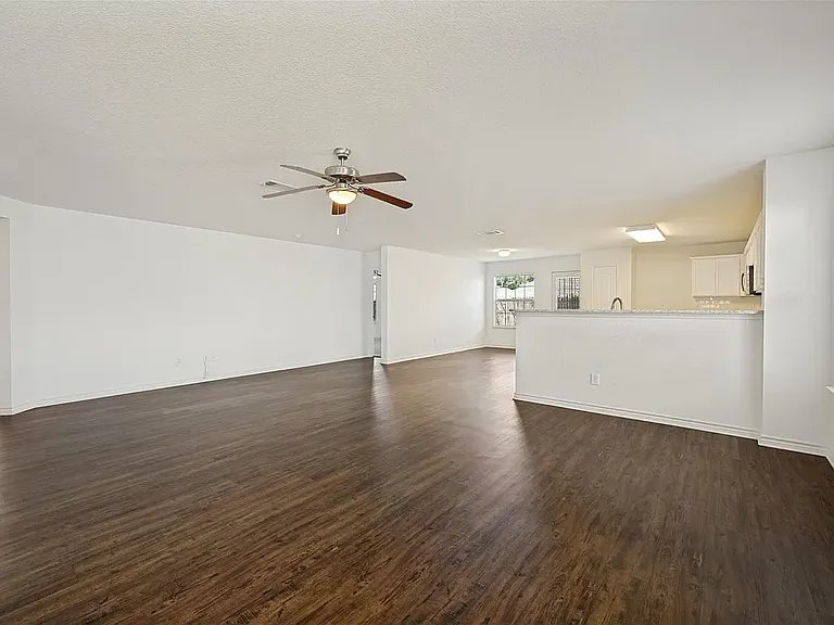 8013 Hidden Oaks Dr — Photo 8