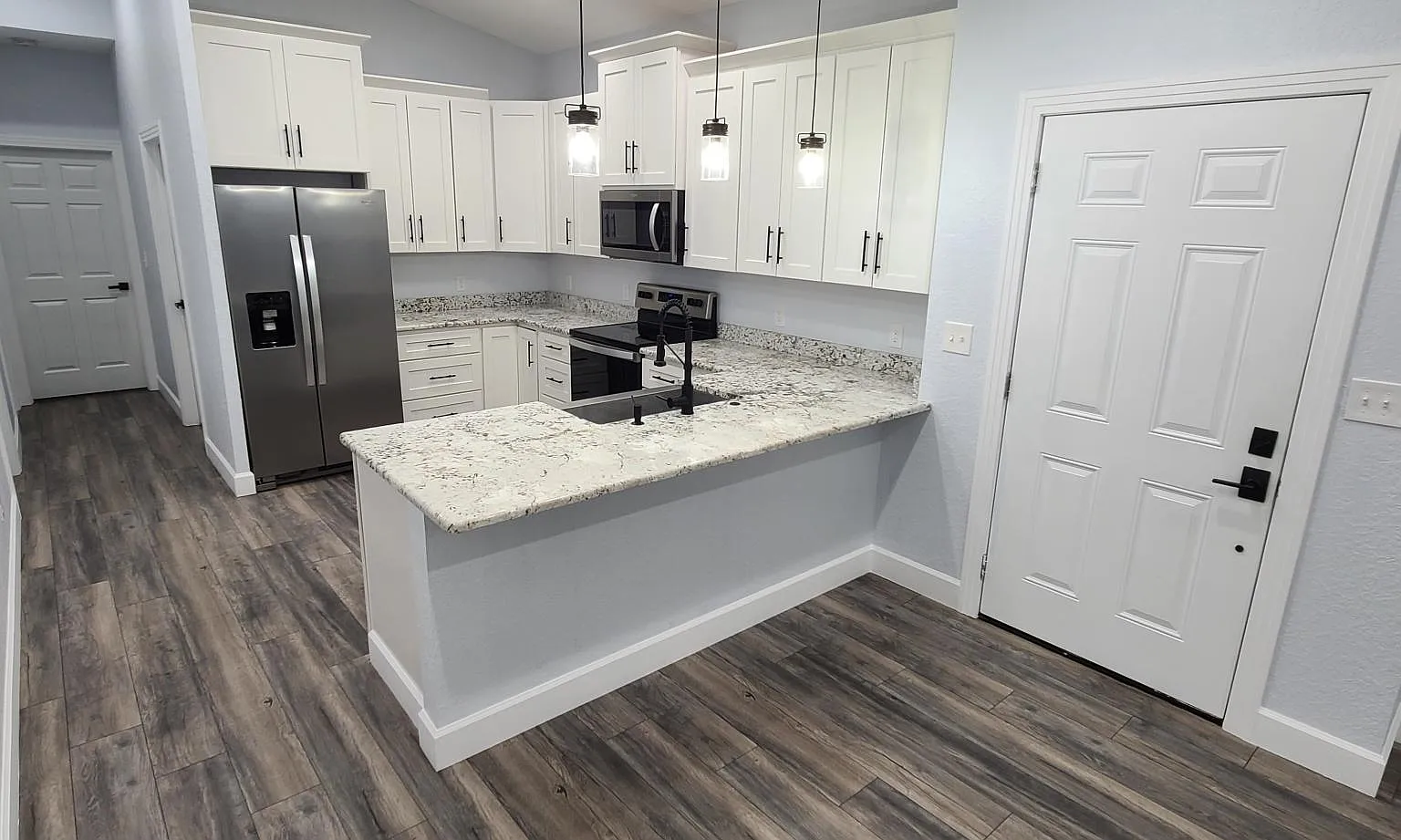 3 bed, 1250 sqft, $2,200 — Photo 2