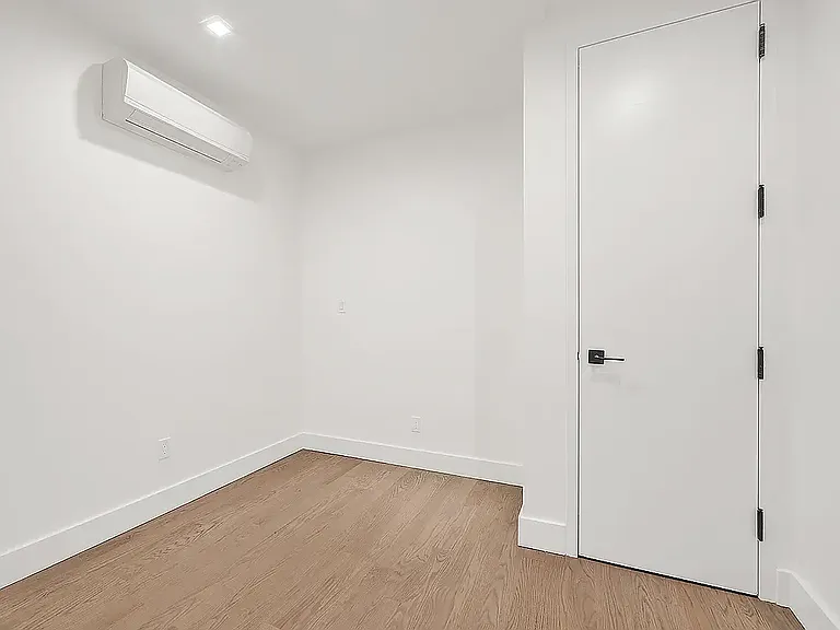 2909 Albemarle Rd #4T — Photo 11