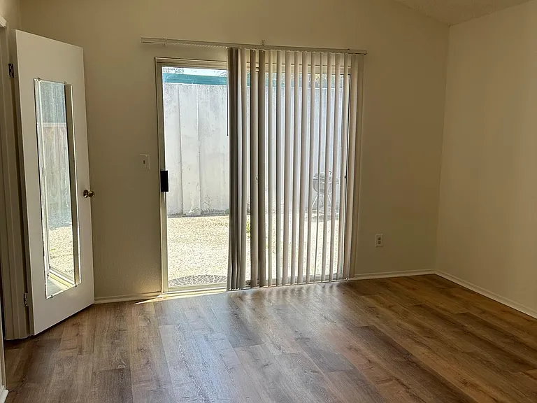 4534 Black Oak Cmn — Photo 3