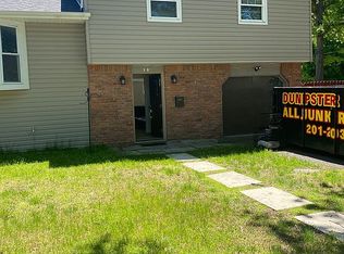 18 Arcadia Rd, Pompton Lakes, NJ 07442